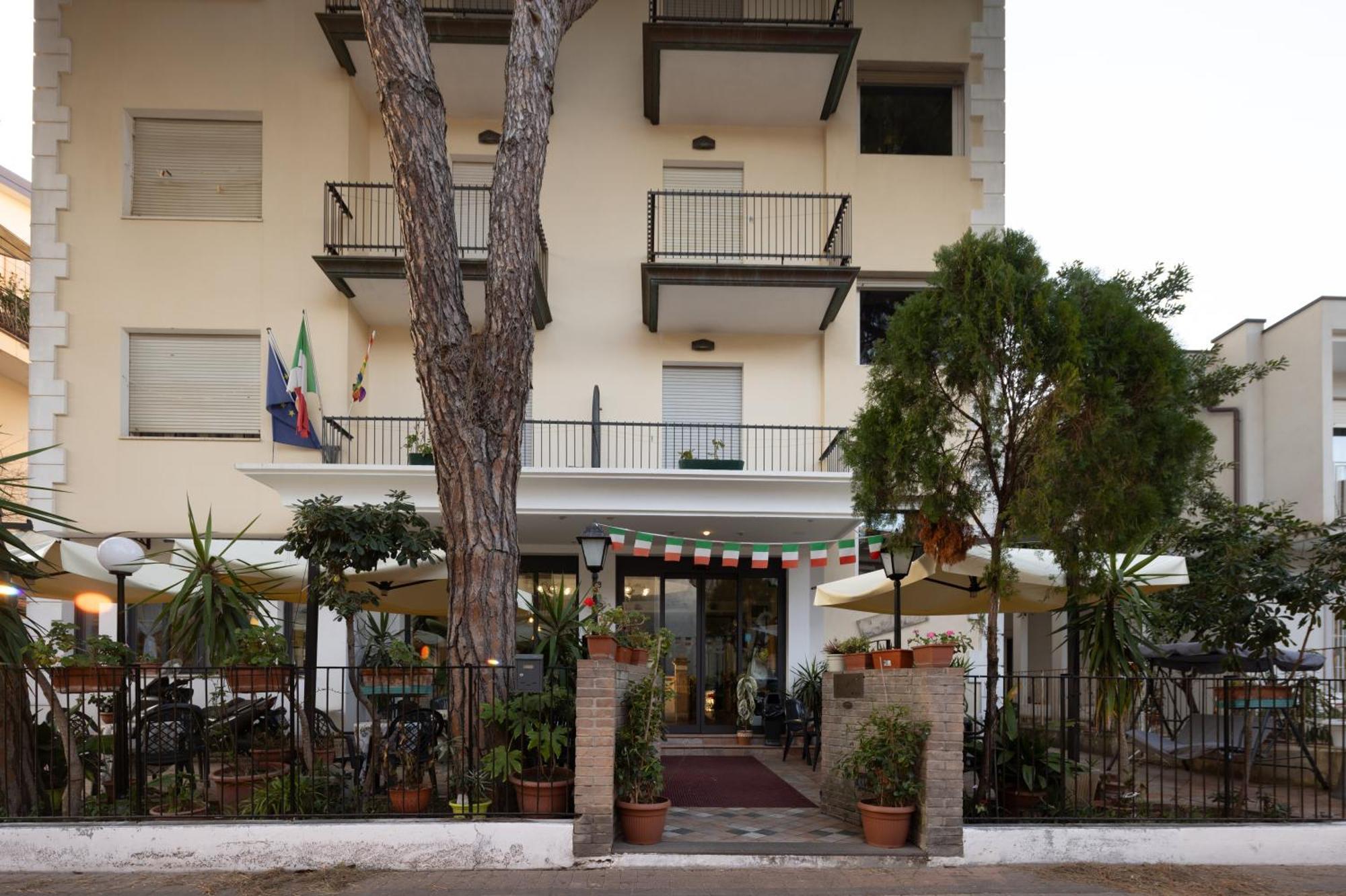 Cortina Hotel